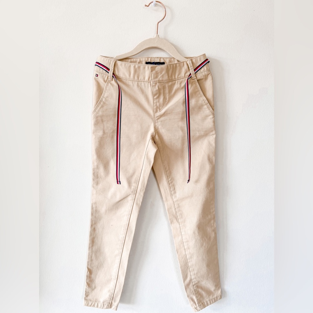 Tommy Hilfiger Girl’s Size 5 Khaki Pants With Removable Belt.